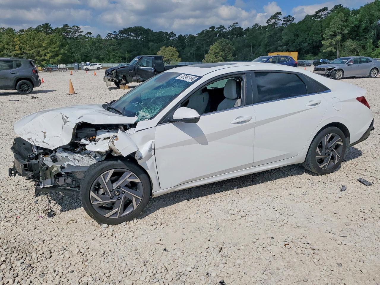 2025 HYUNDAI ELANTRA