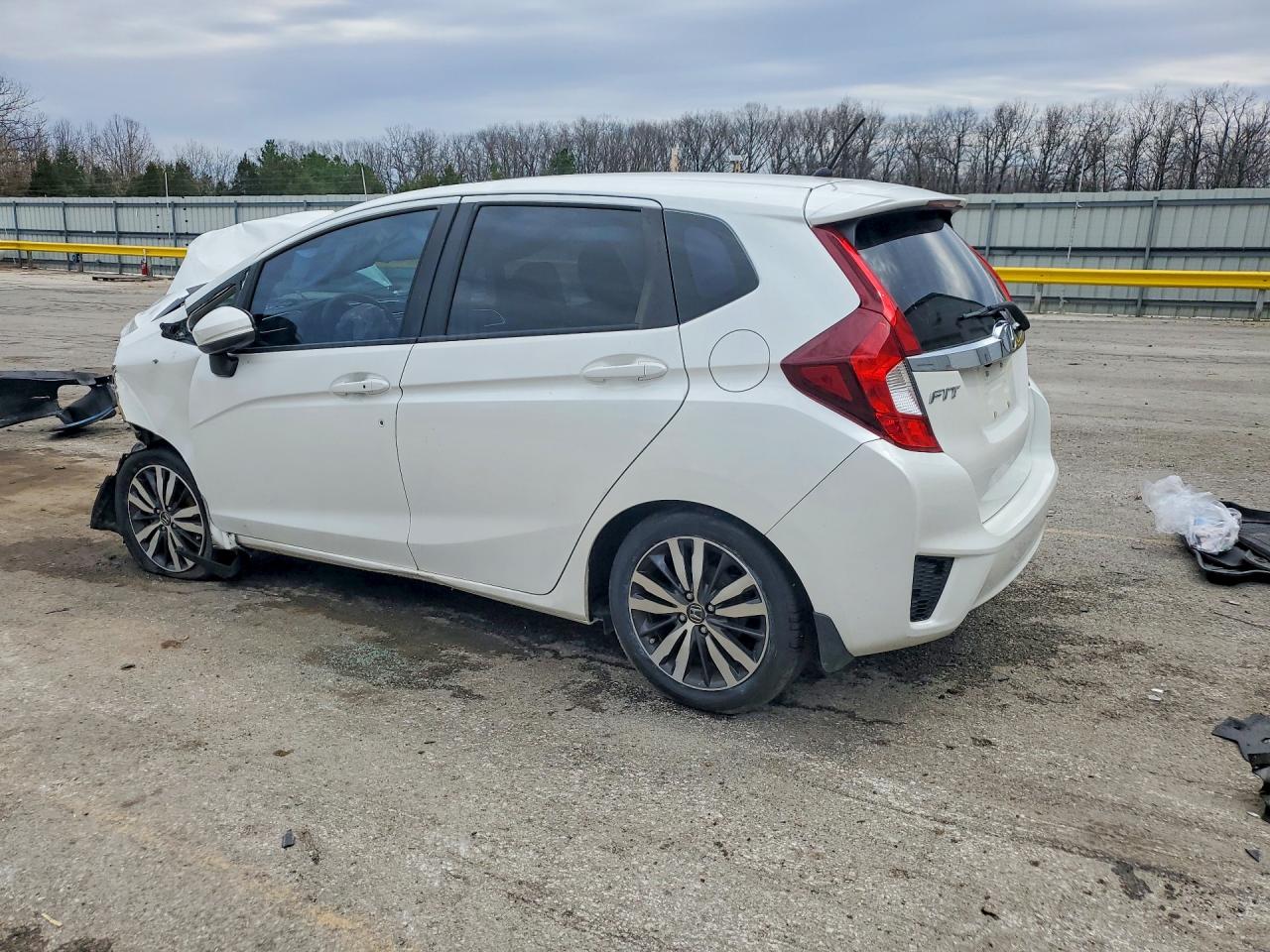 2016 HONDA FIT EX photo 3