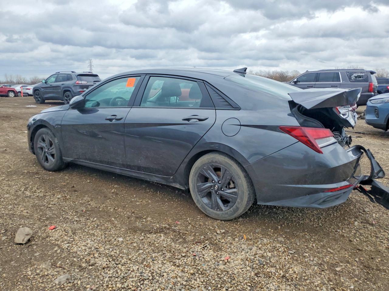 2023 HYUNDAI ELANTRA SEL photo 3