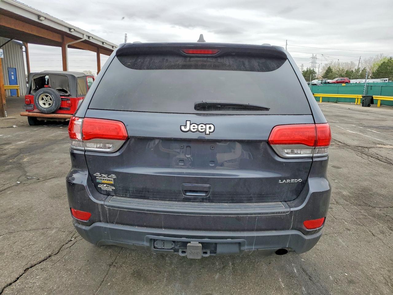2014 JEEP GRAND CHEROKEE LAREDO photo 11