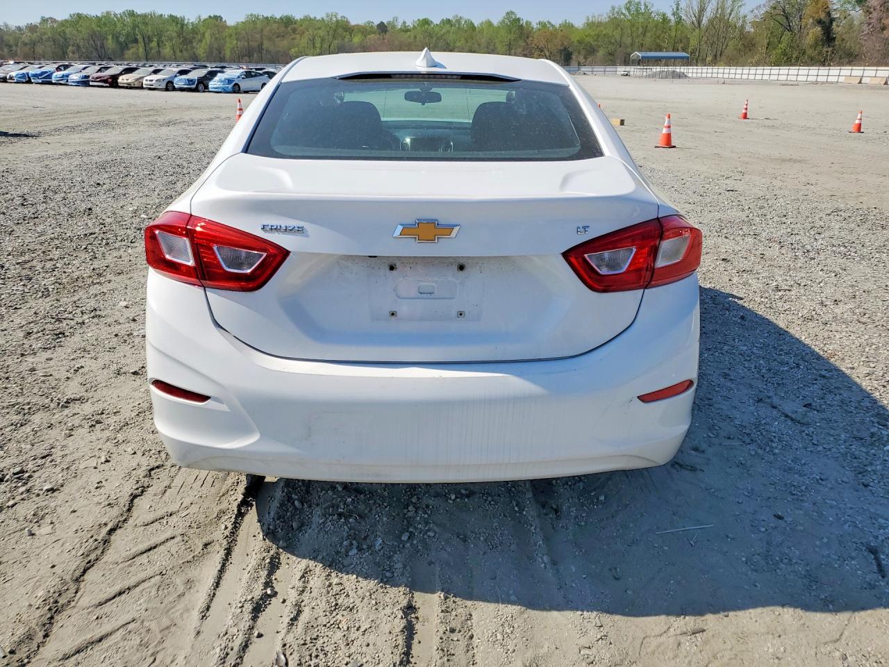 2017 CHEVROLET CRUZE LT photo 11
