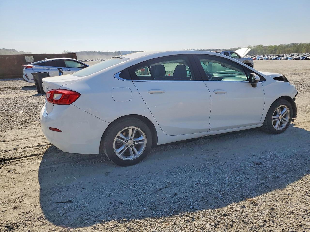 2017 CHEVROLET CRUZE LT photo 5