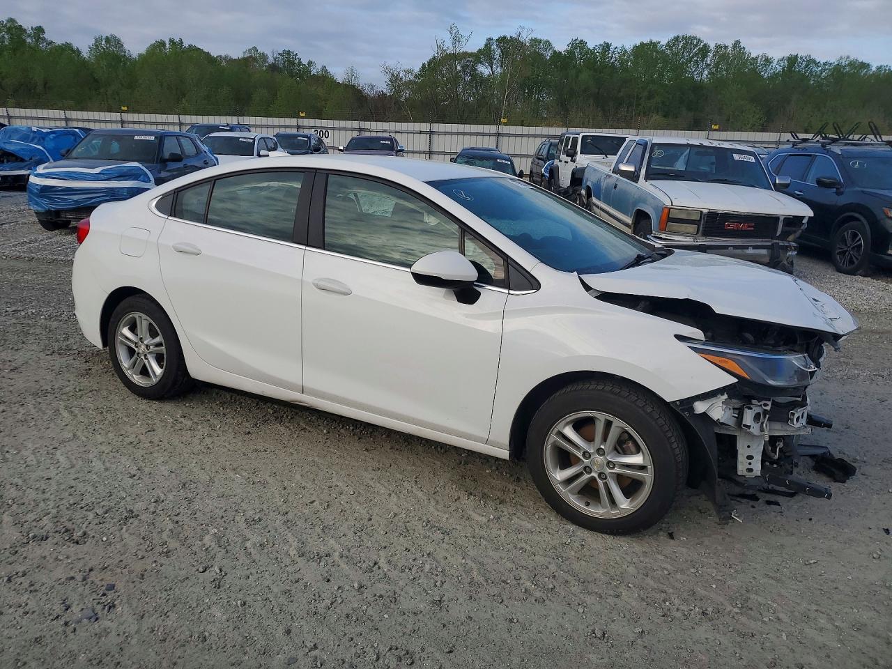 2017 CHEVROLET CRUZE LT photo 7