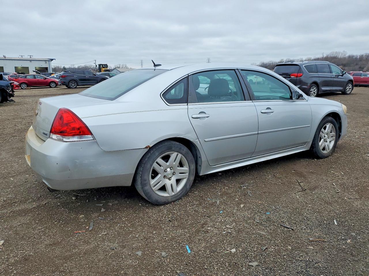 2013 CHEVROLET IMPALA LT photo 3