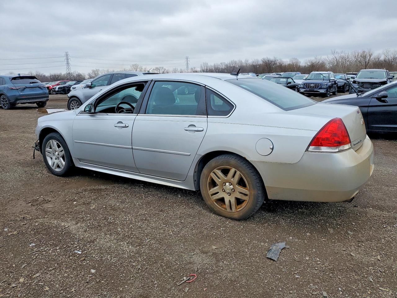 2013 CHEVROLET IMPALA LT photo 2