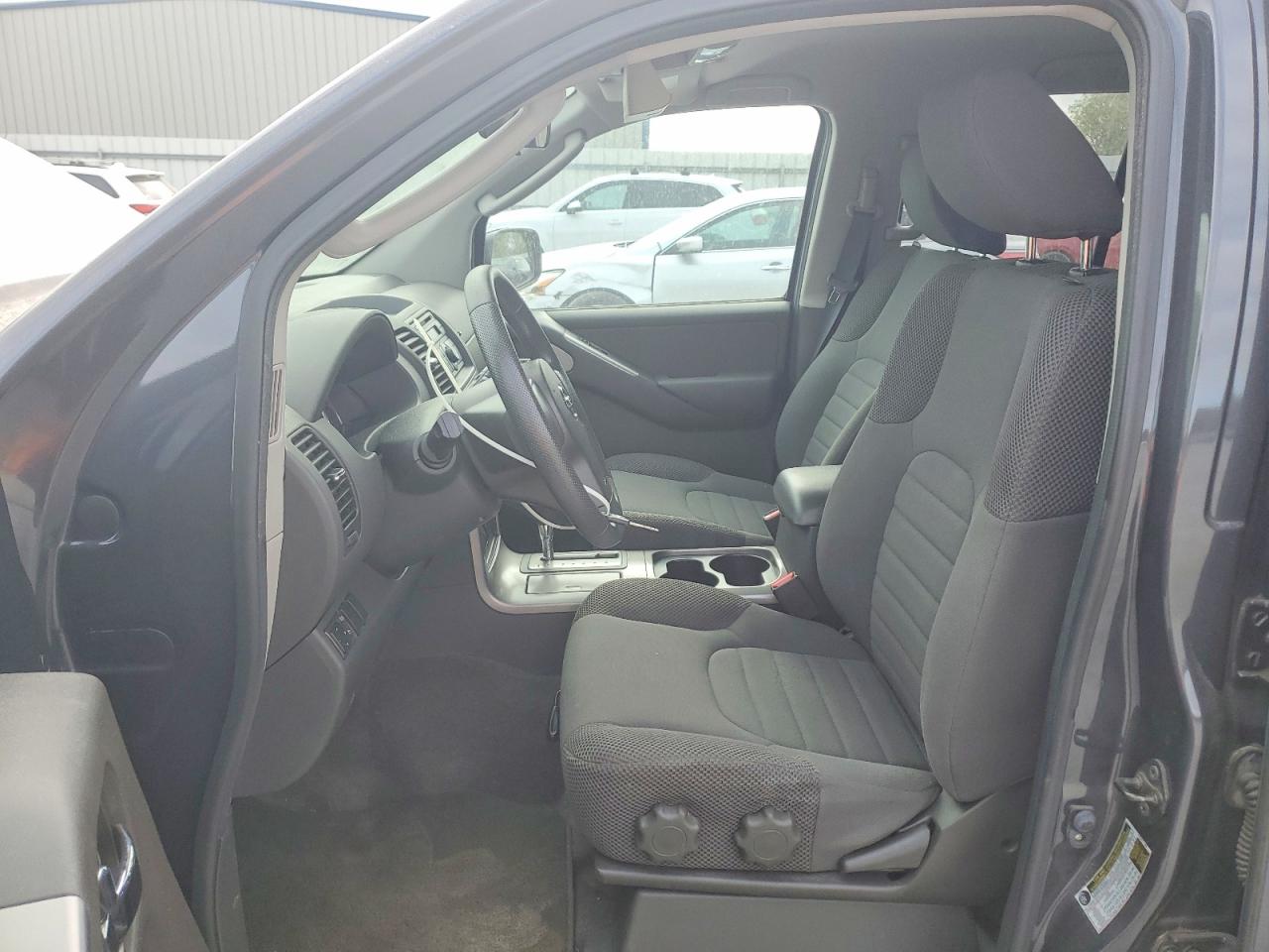 2011 NISSAN PATHFINDER S photo 19