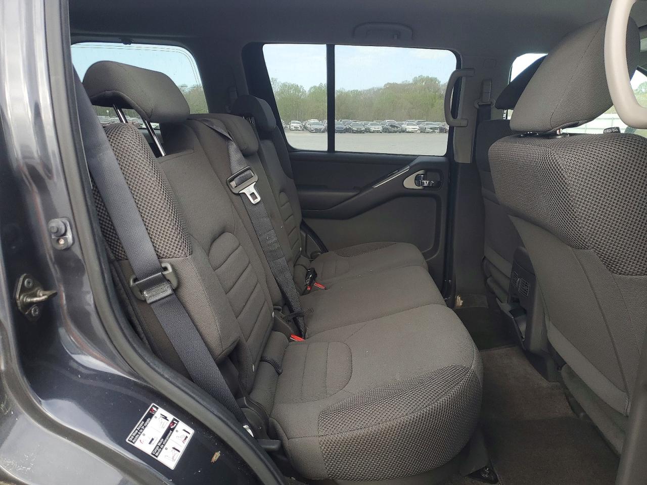 2011 NISSAN PATHFINDER S photo 31