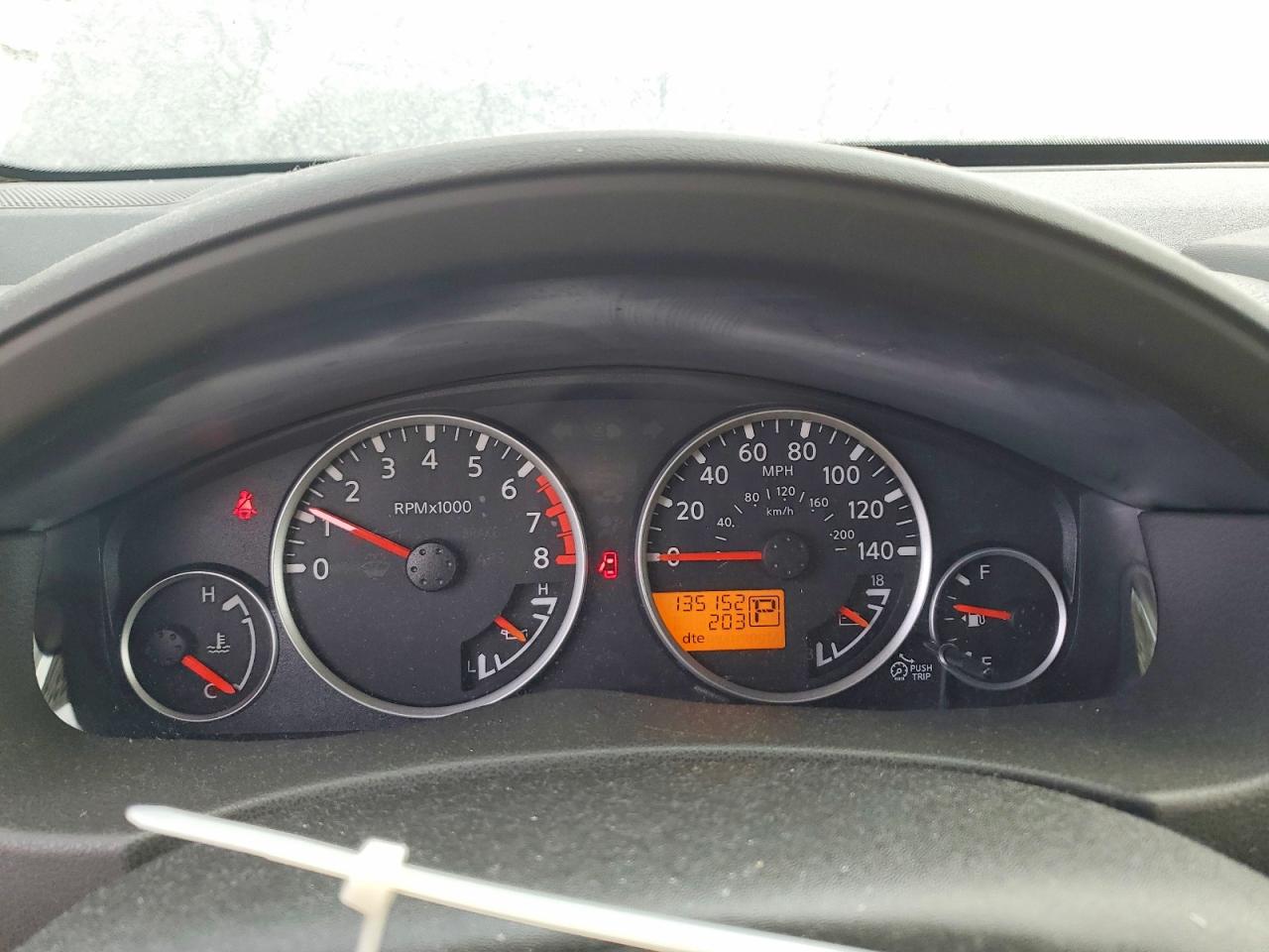 2011 NISSAN PATHFINDER S photo 25