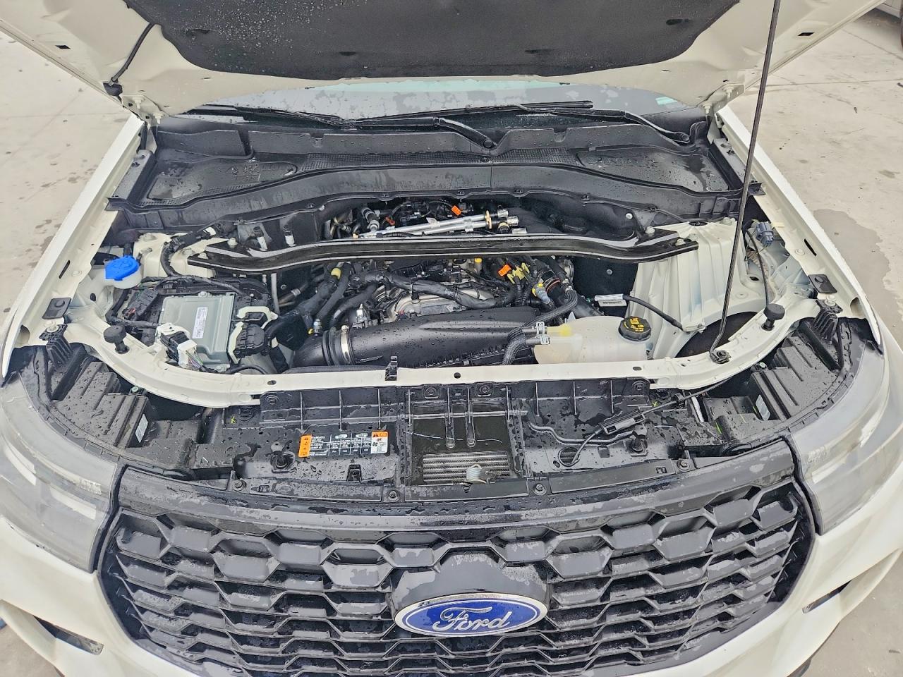 2025 FORD EXPLORER ST-LINE photo 34