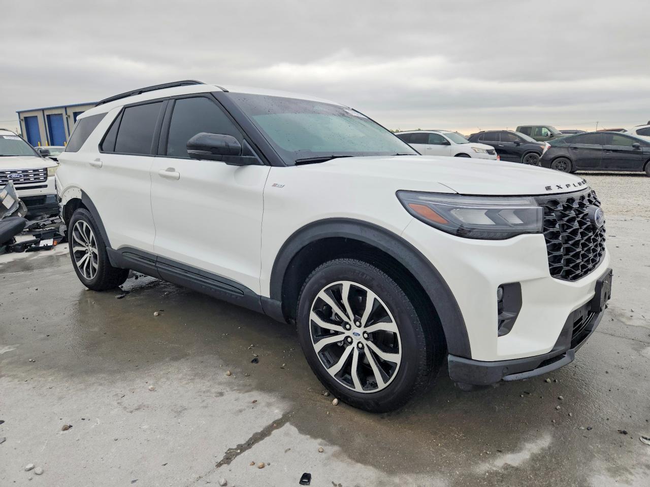 2025 FORD EXPLORER ST-LINE photo 10