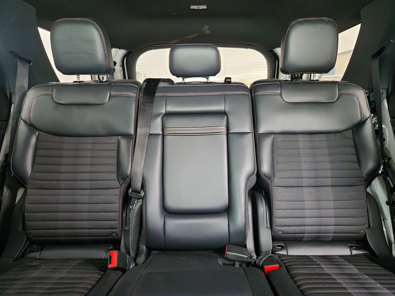 2025 FORD EXPLORER ST-LINE photo 28