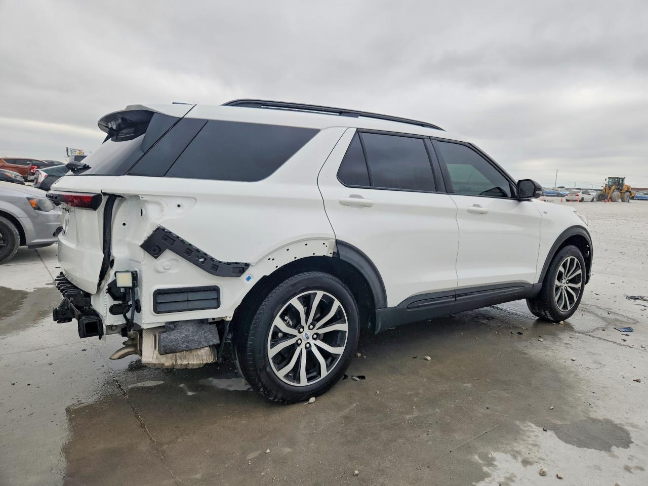 2025 FORD EXPLORER ST-LINE photo 7