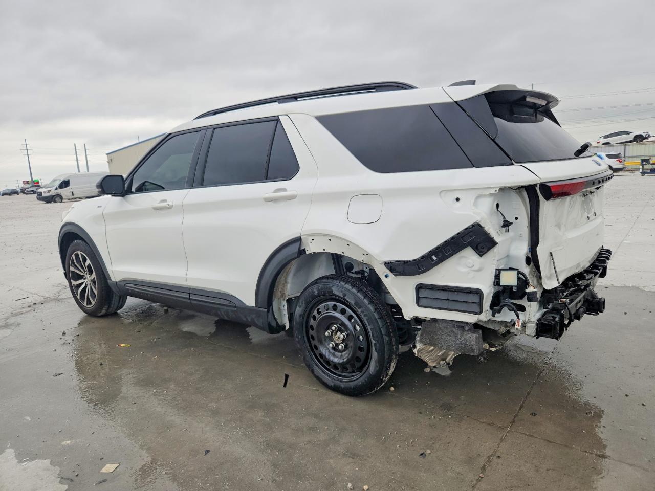 2025 FORD EXPLORER ST-LINE photo 4