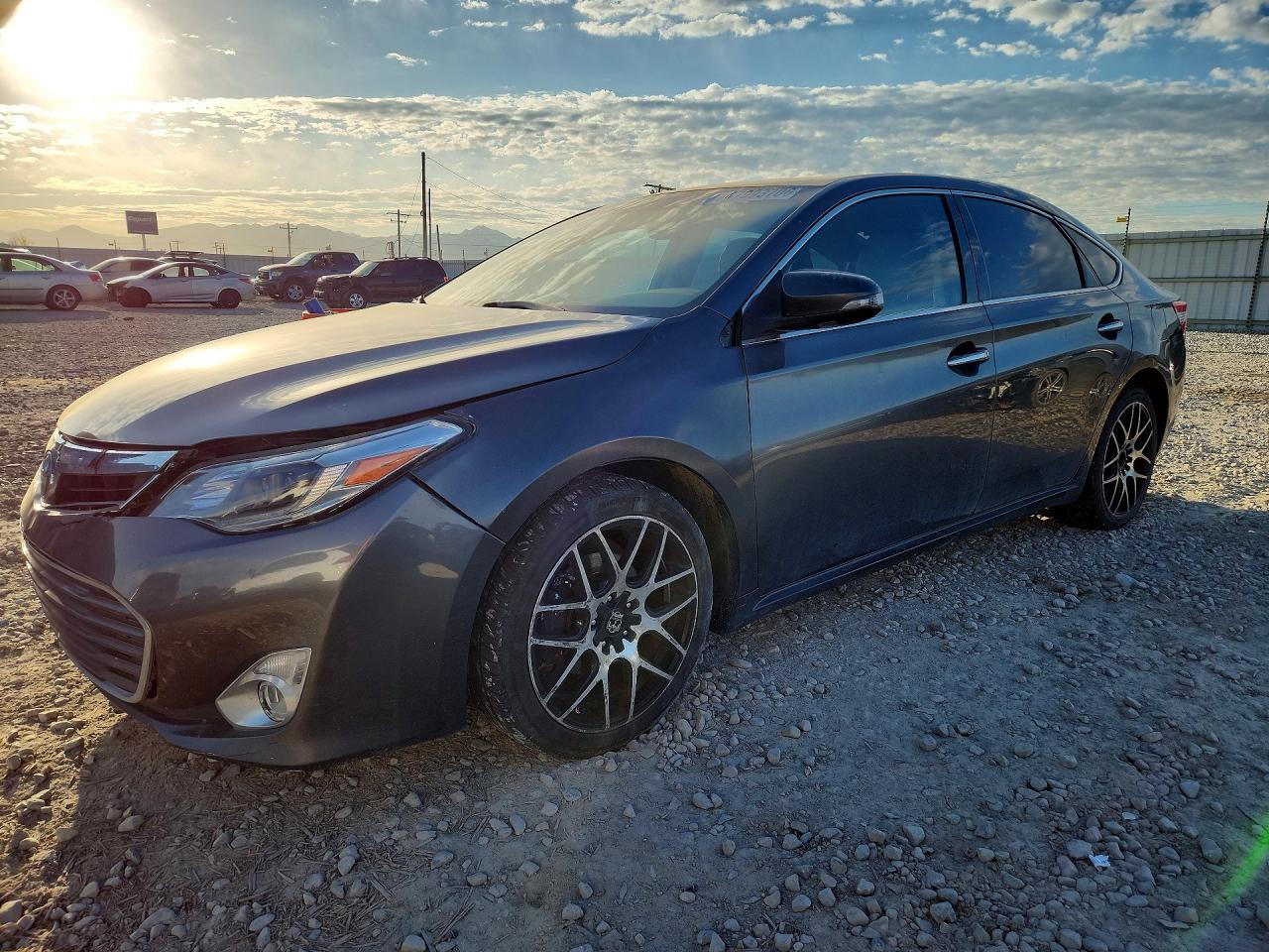 2013 TOYOTA AVALON