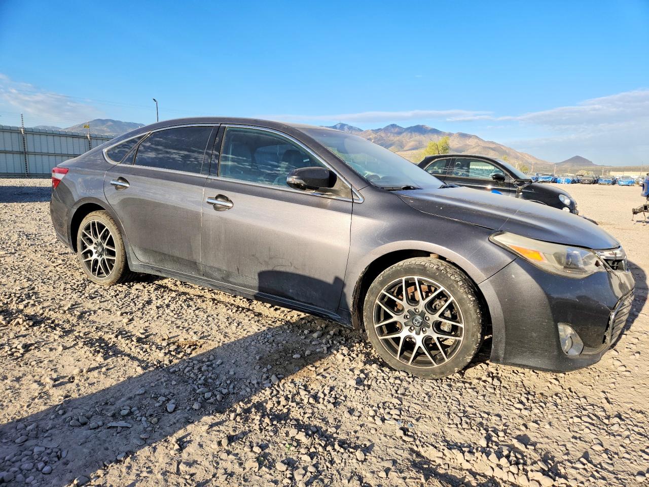 2013 TOYOTA AVALON LIMITED photo 4