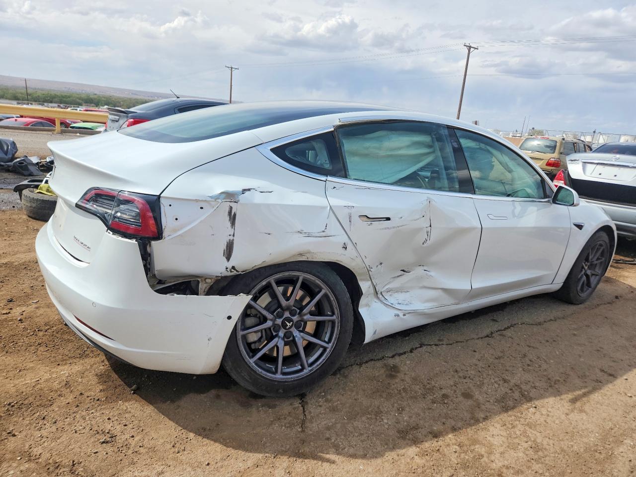 2018 TESLA MODEL 3 photo 5