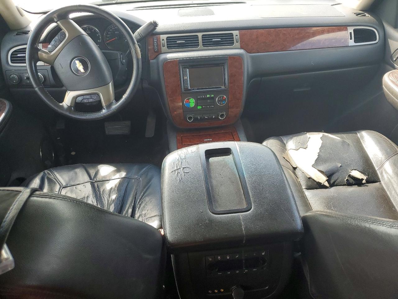 2012 CHEVROLET SUBURBAN K1500 LTZ photo 22