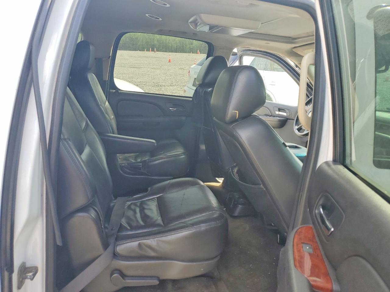 2012 CHEVROLET SUBURBAN K1500 LTZ photo 28