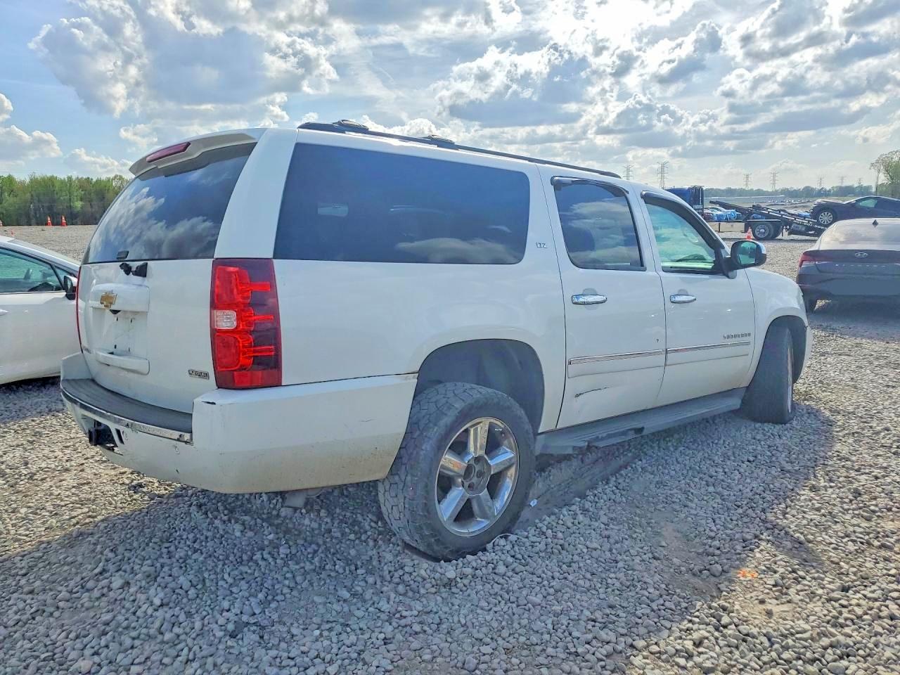 2012 CHEVROLET SUBURBAN K1500 LTZ photo 7