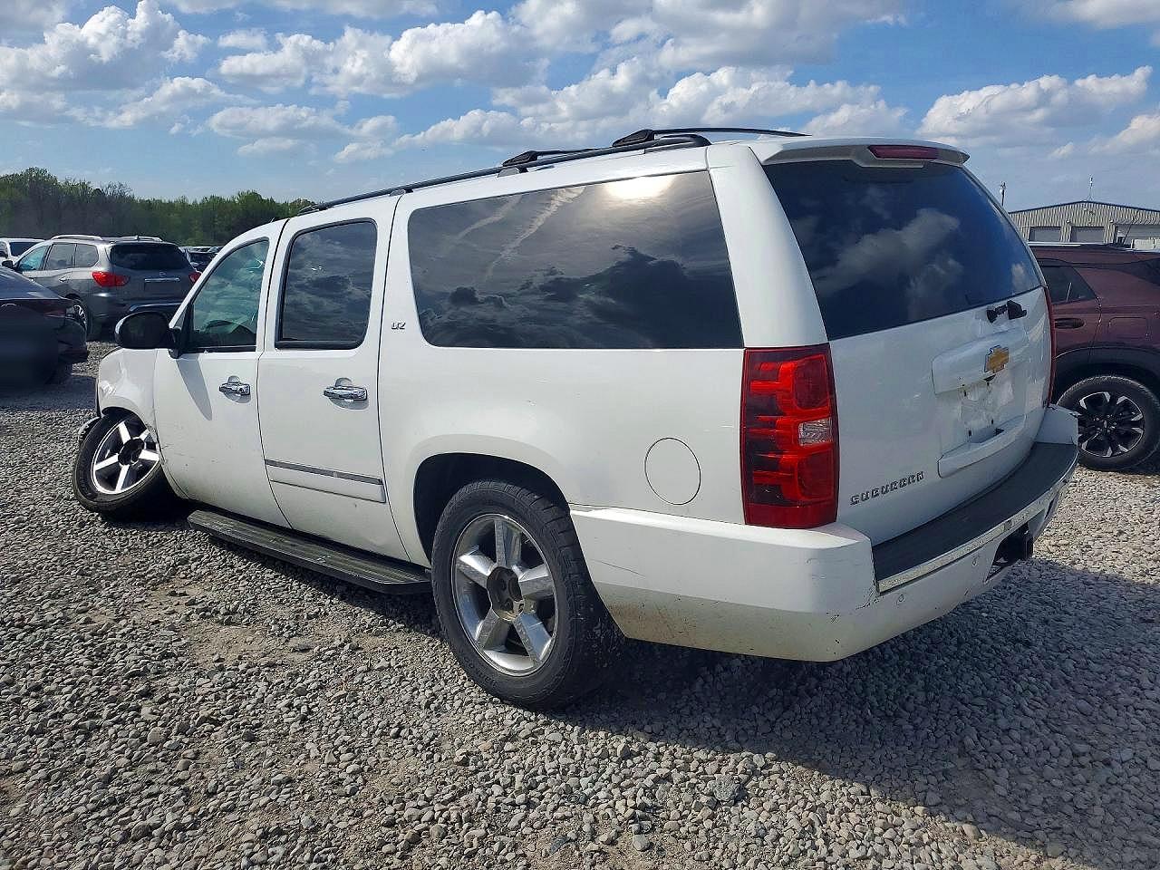 2012 CHEVROLET SUBURBAN K1500 LTZ photo 4