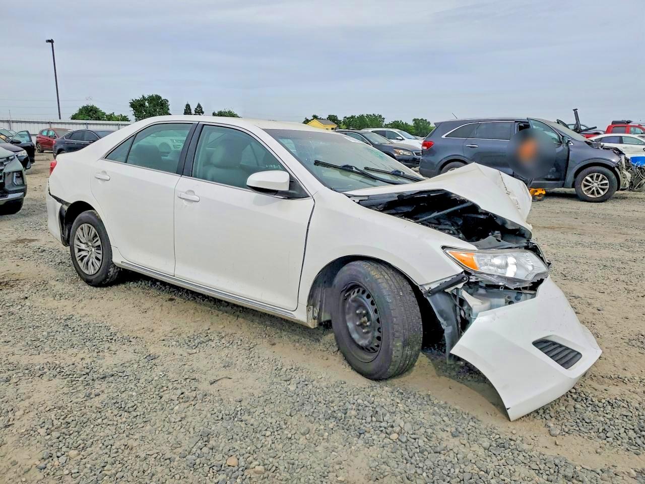 2012 TOYOTA CAMRY LE photo 7