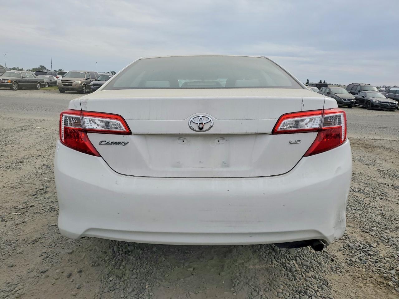 2012 TOYOTA CAMRY LE photo 11