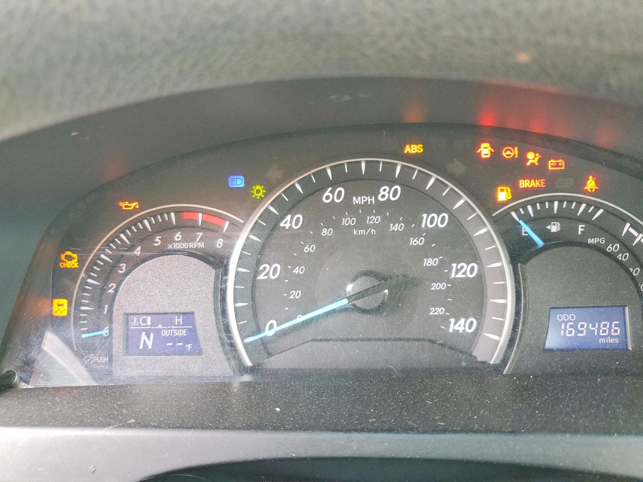 2012 TOYOTA CAMRY LE photo 17