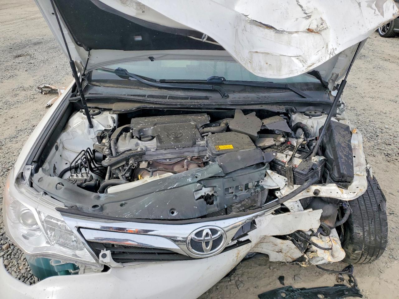 2012 TOYOTA CAMRY LE photo 21