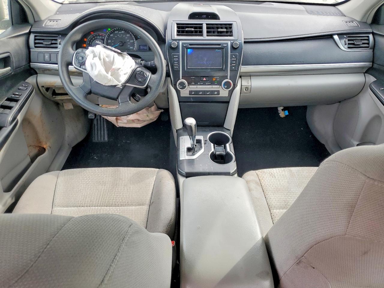 2012 TOYOTA CAMRY LE photo 15
