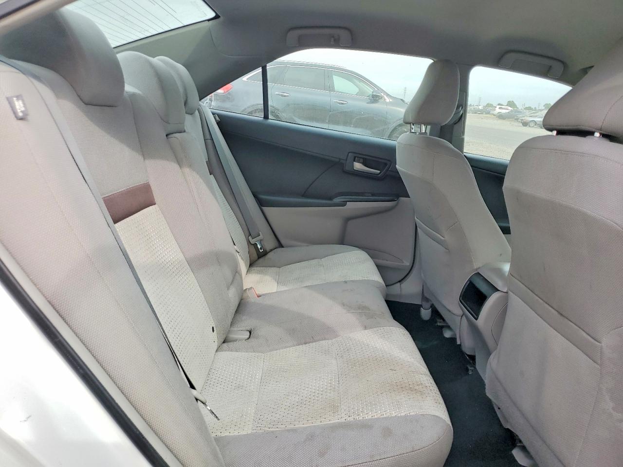 2012 TOYOTA CAMRY LE photo 19