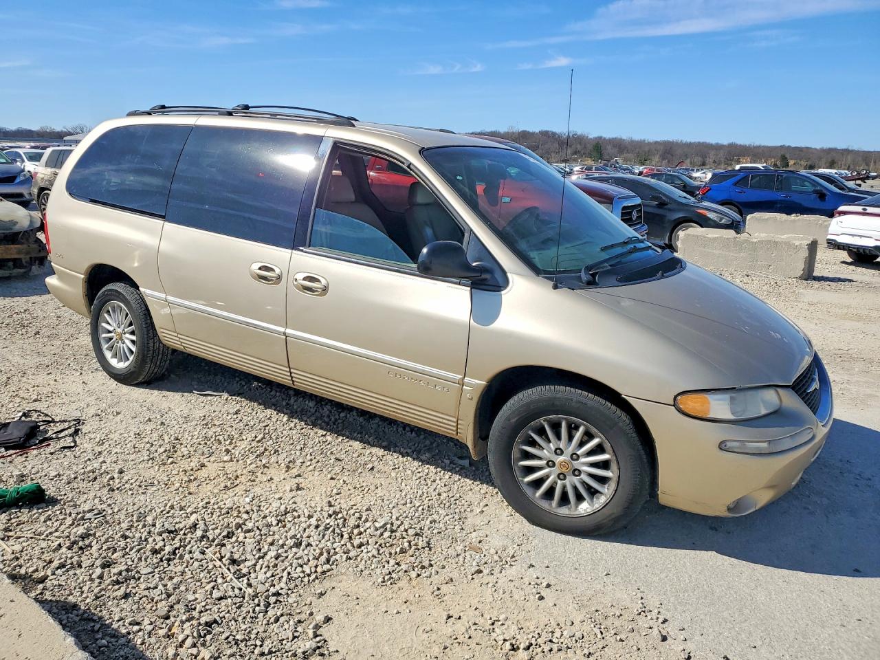 2000 CHRYSLER TOWN & COUNTRY LXI photo 7