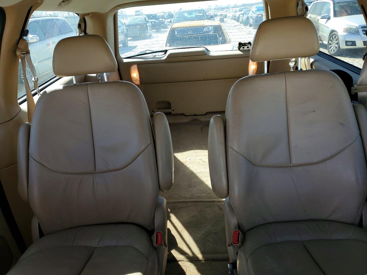 2000 CHRYSLER TOWN & COUNTRY LXI photo 19