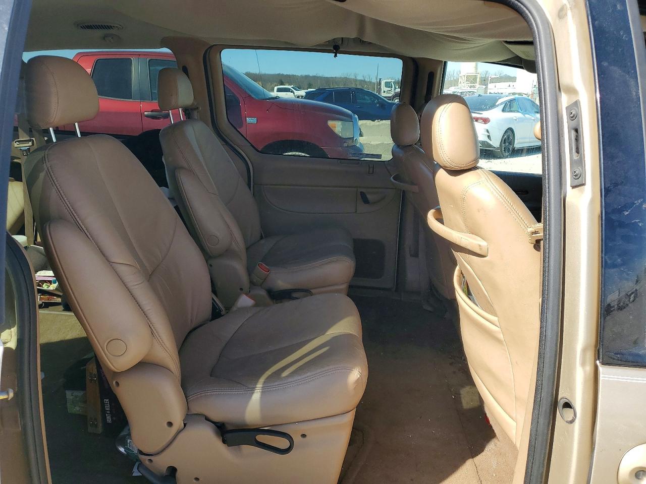 2000 CHRYSLER TOWN & COUNTRY LXI photo 21