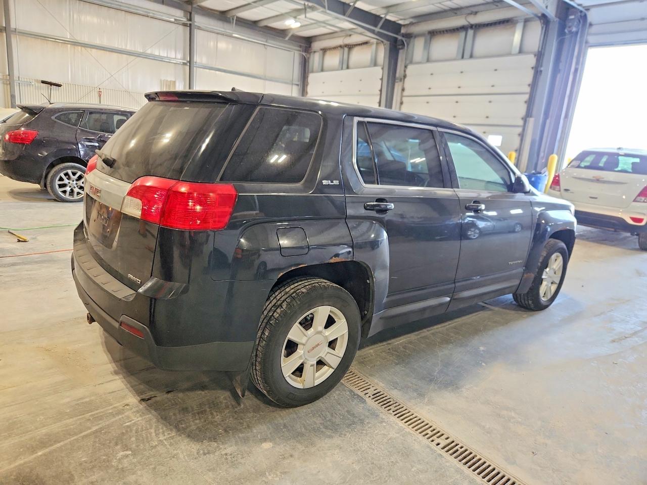 2011 GMC TERRAIN SLE photo 5