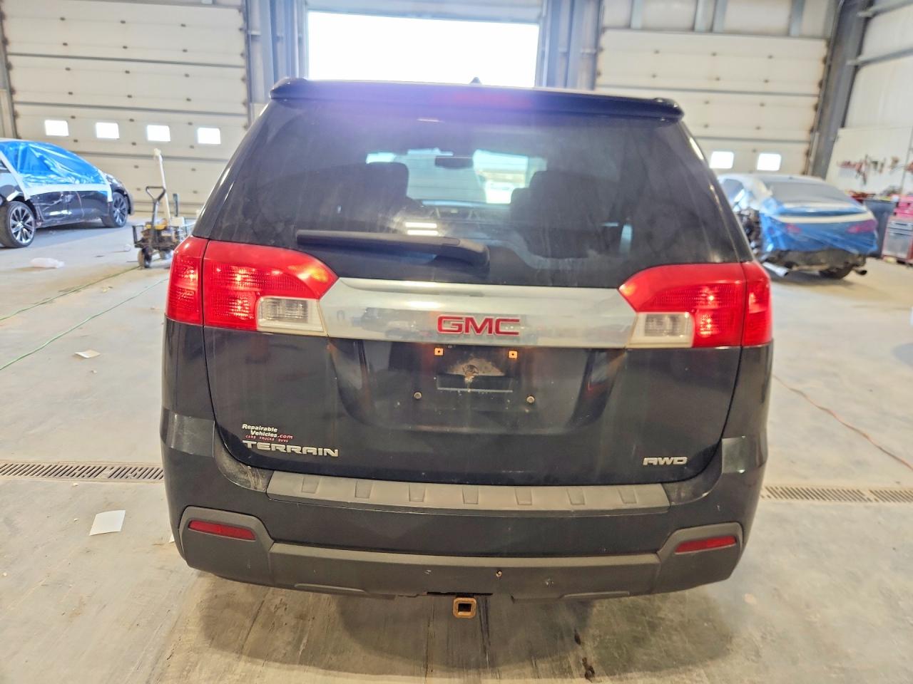 2011 GMC TERRAIN SLE photo 11