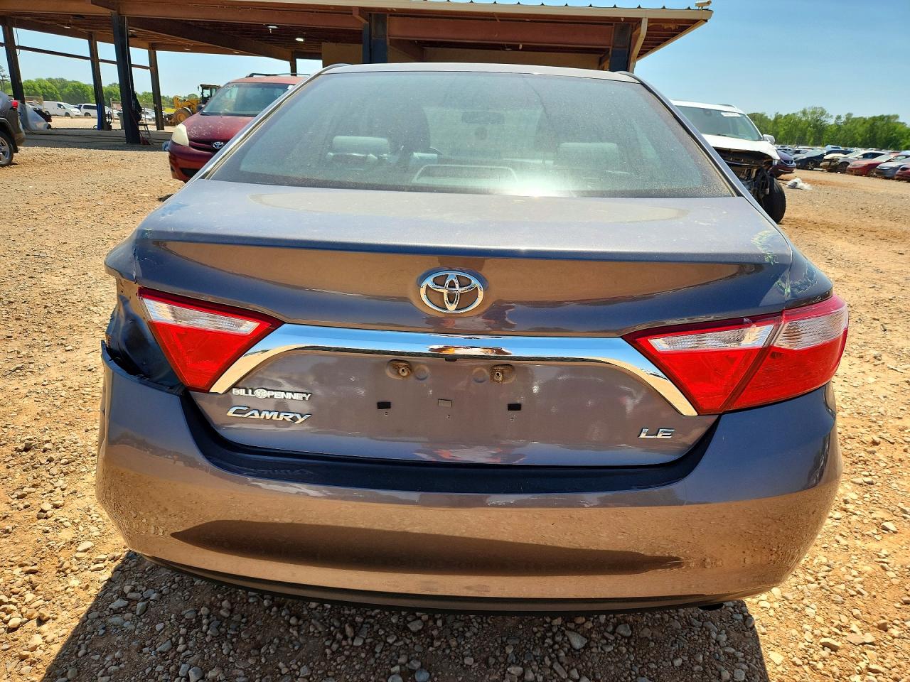 2015 TOYOTA CAMRY LE photo 16