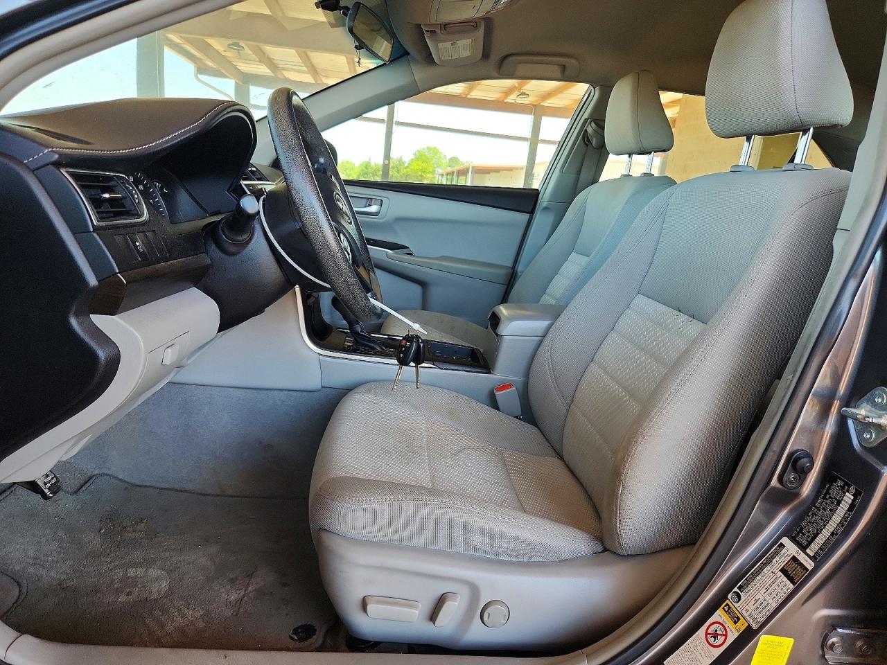 2015 TOYOTA CAMRY LE photo 19