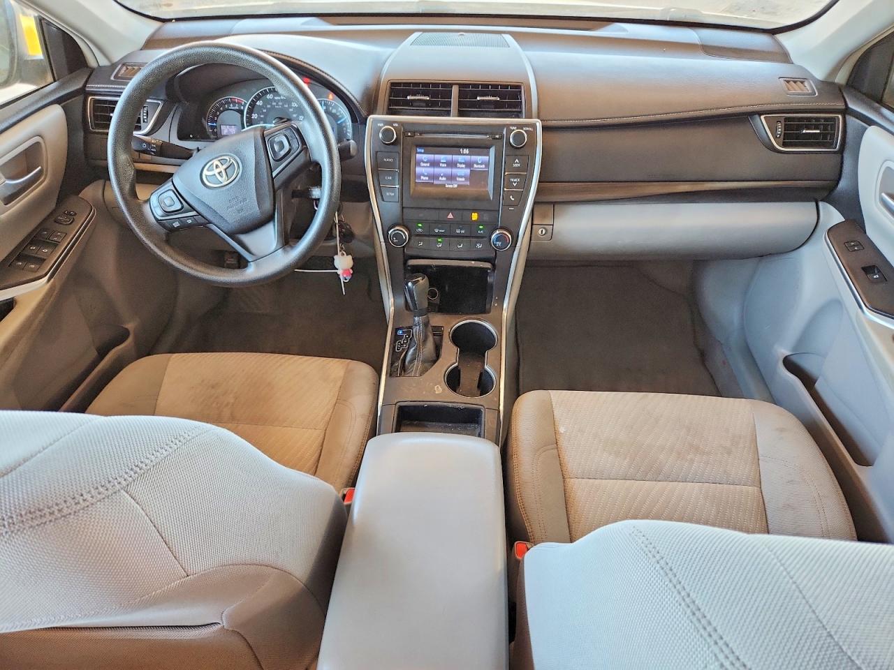 2015 TOYOTA CAMRY LE photo 22