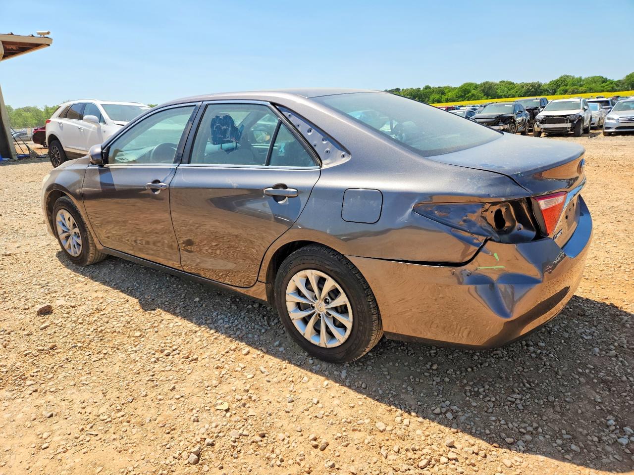 2015 TOYOTA CAMRY LE photo 4