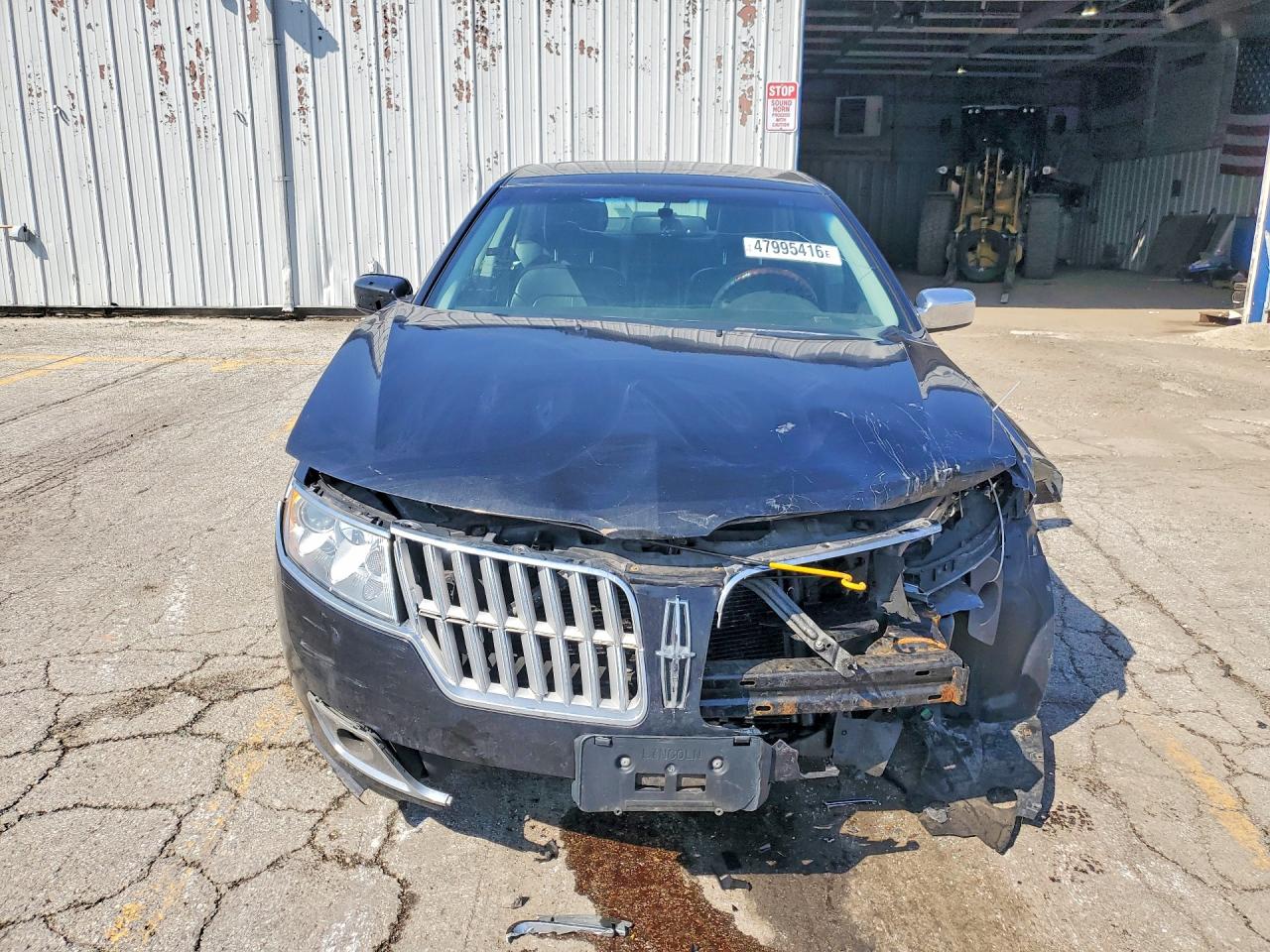 2011 LINCOLN MKZ photo 9