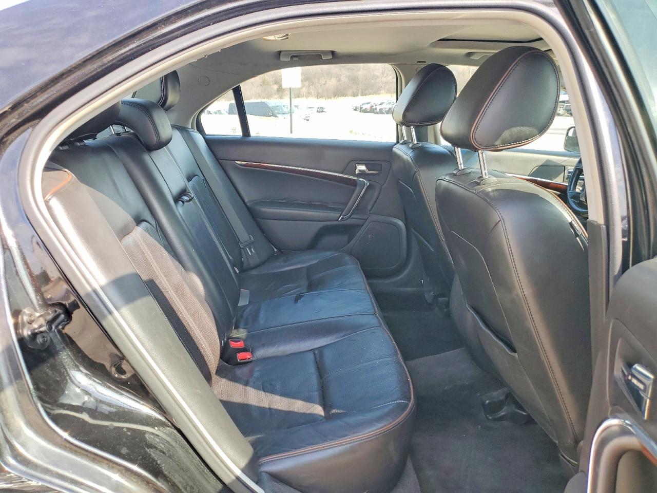 2011 LINCOLN MKZ photo 19