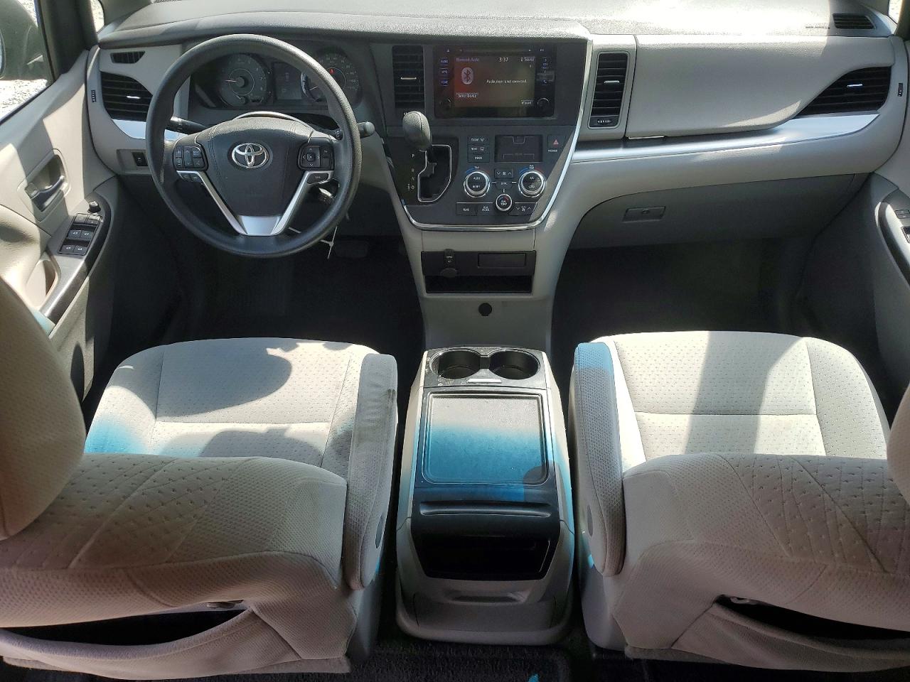 2015 TOYOTA SIENNA LE 8-PASSENGER photo 15
