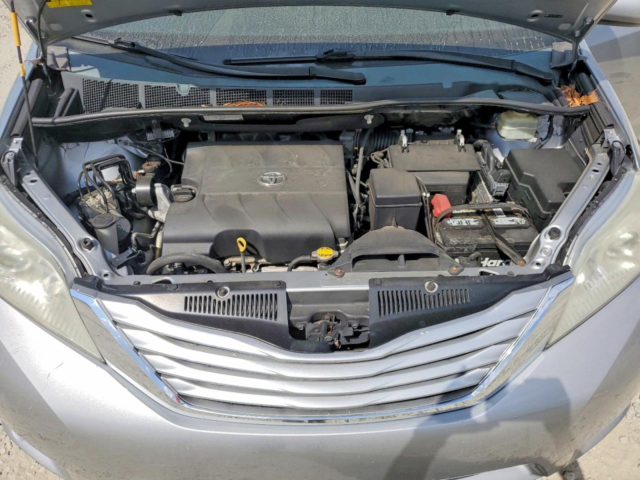 2015 TOYOTA SIENNA LE 8-PASSENGER photo 23