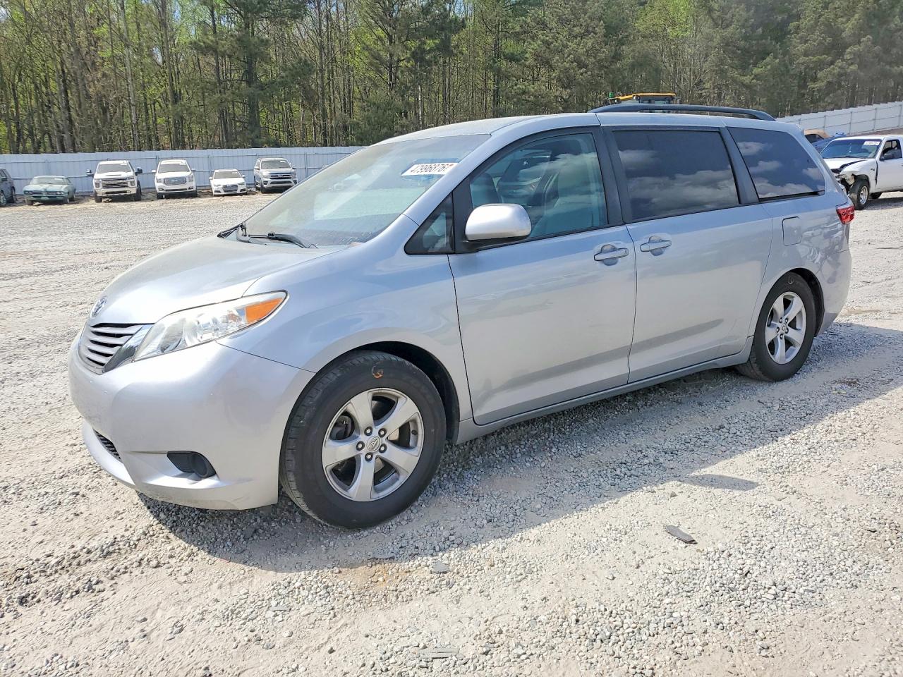 2015 TOYOTA SIENNA