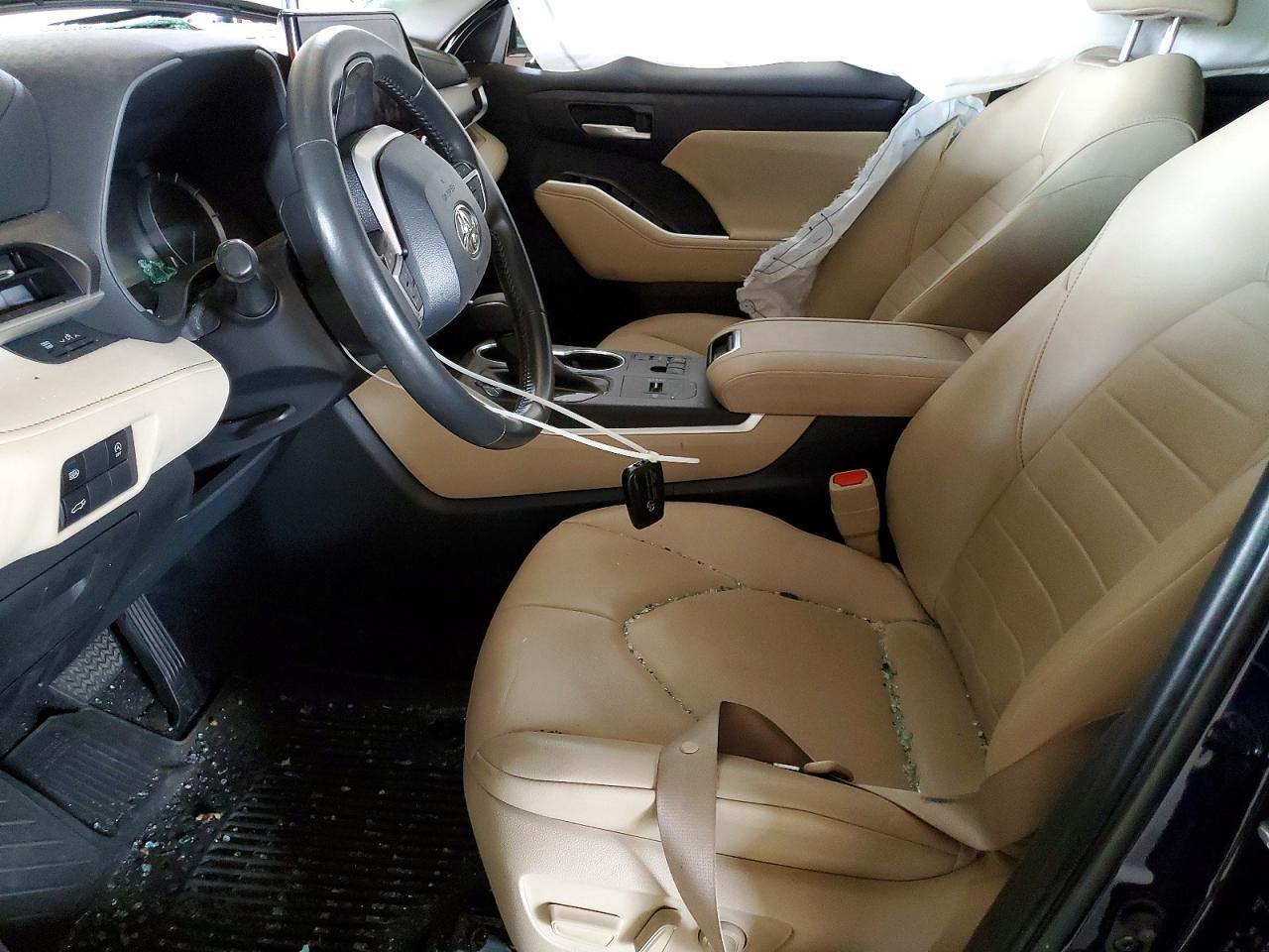 2023 TOYOTA HIGHLANDER XLE photo 7