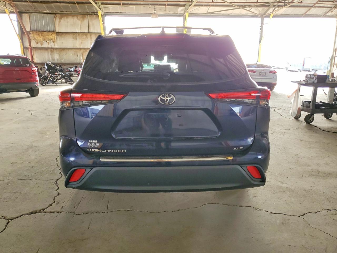 2023 TOYOTA HIGHLANDER XLE photo 6
