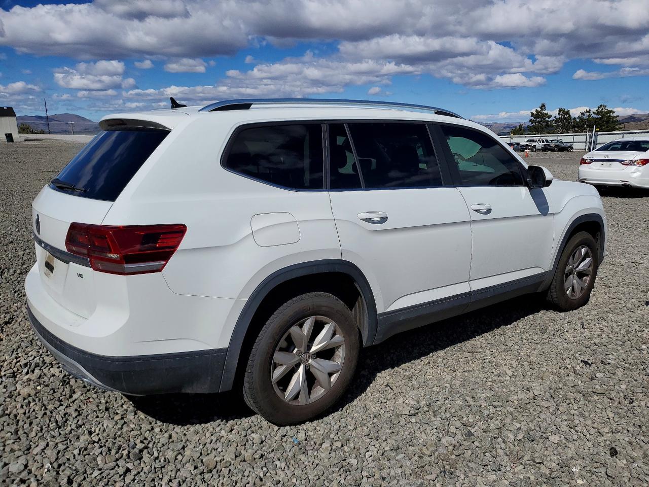 2018 VOLKSWAGEN ATLAS SE photo 7