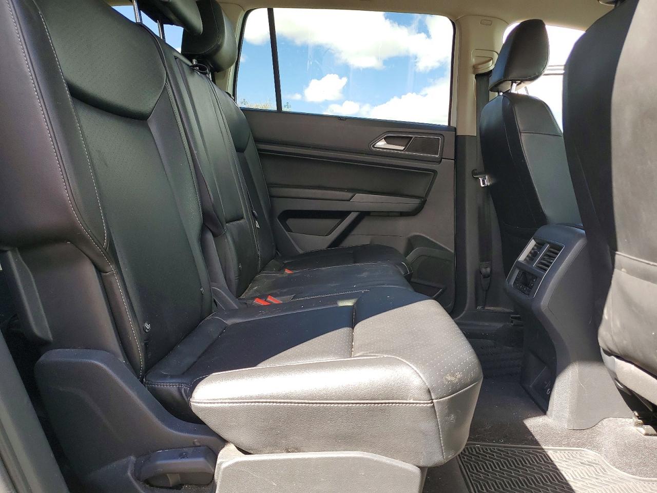 2018 VOLKSWAGEN ATLAS SE photo 31