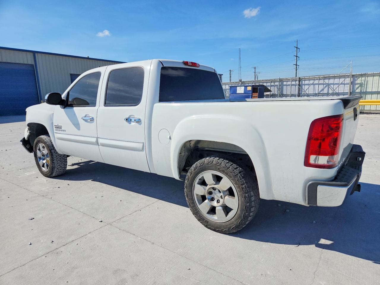 2011 GMC SIERRA C1500 SLE photo 3