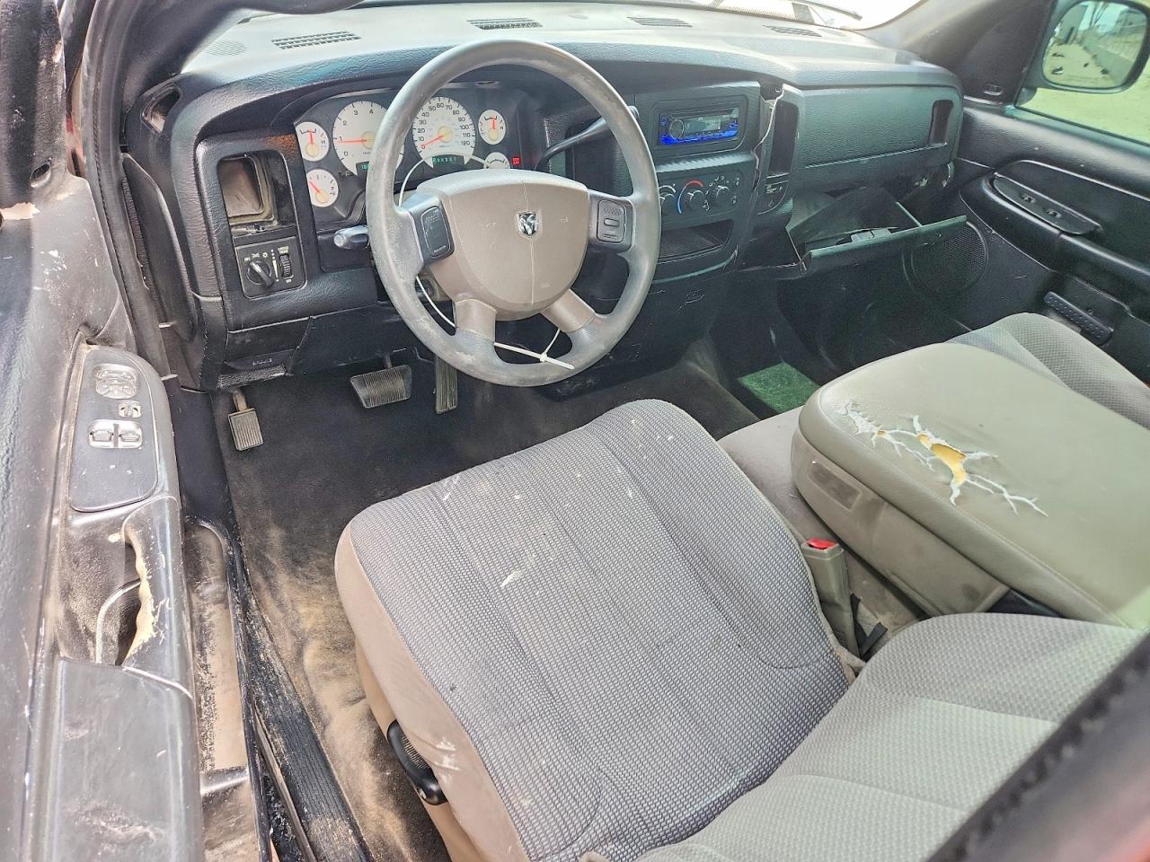 2004 DODGE RAM 1500 ST photo 8